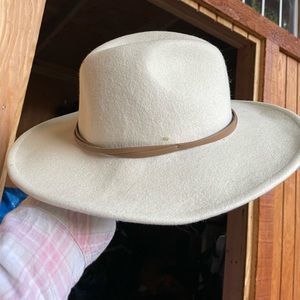 Wyeth wool cream hat